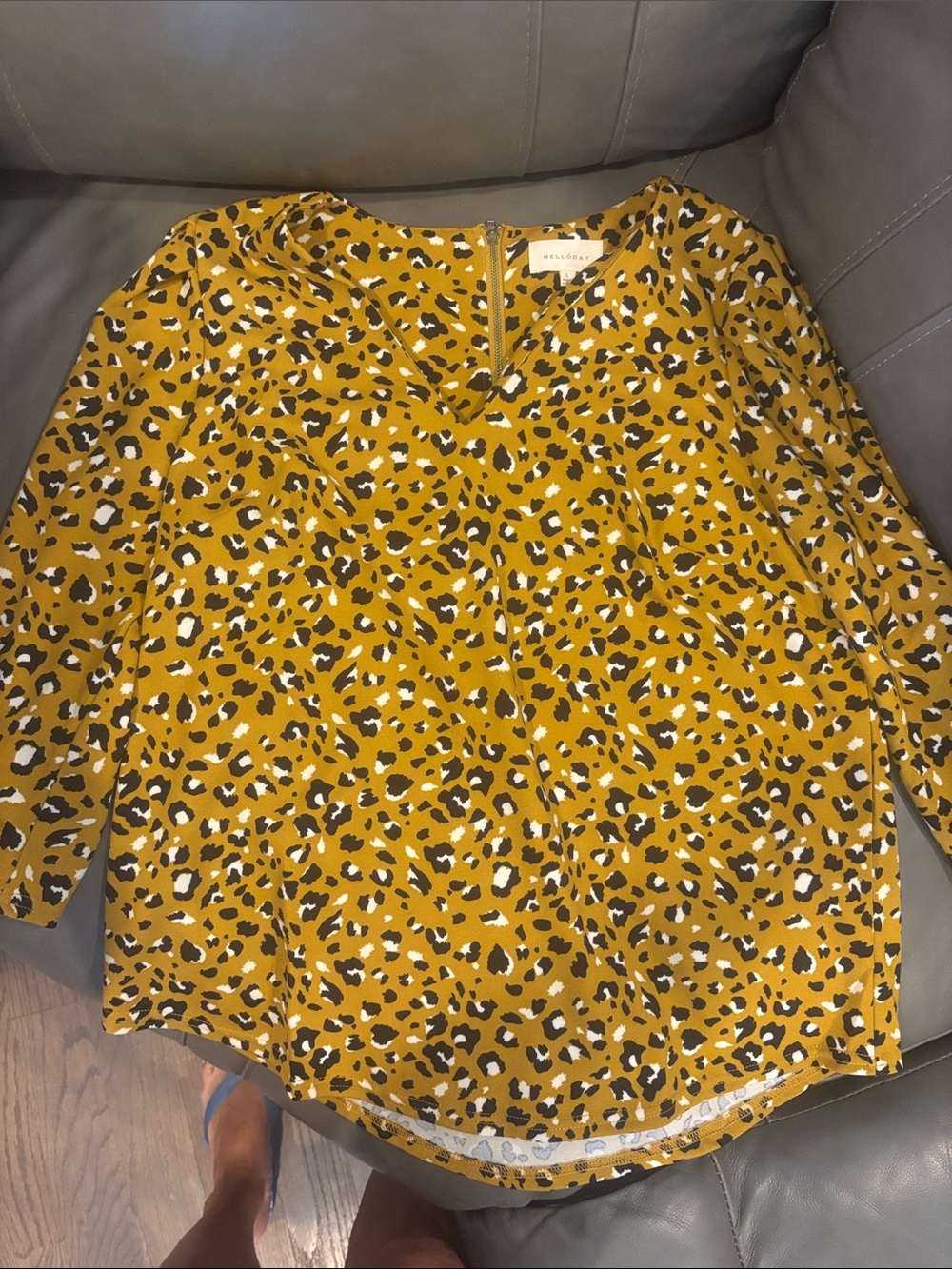 MELLODAY Yellow Leopard Print V-Neck Blouse